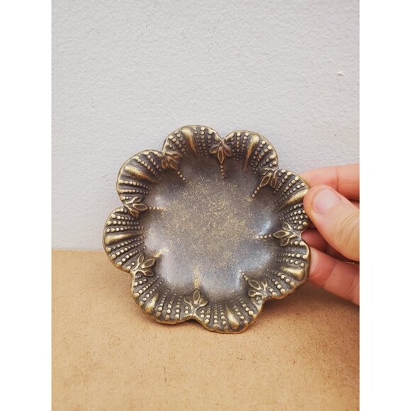 Vintage / BRASS SOAP DISH / Solid Brass Soap Holder Soap Dispenser Vintage - Picture 10 of 10